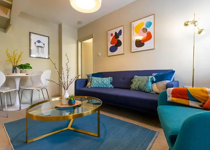 Host & Stay - Corner Cottage